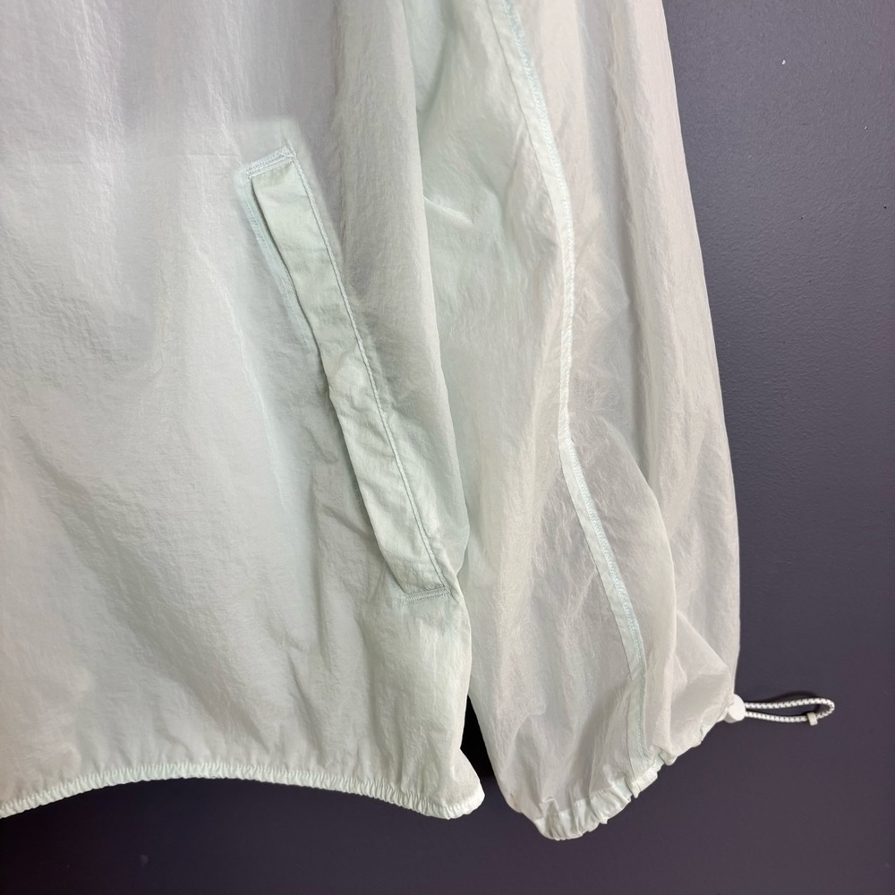 SOLD Lululemon Step Out Anorak Ocean Air Lightweight Jacket Size Medium Rain - Picture 7 of 16